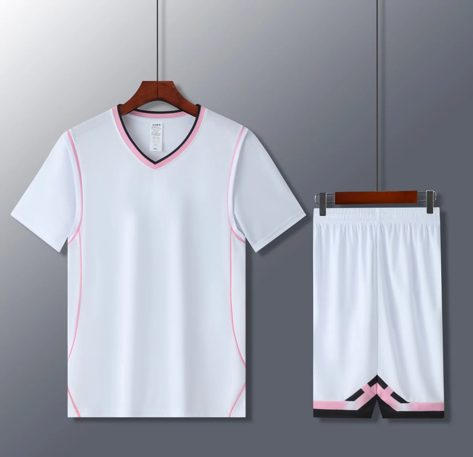Simple and casual men's tracksuit: T-shirt + shorts